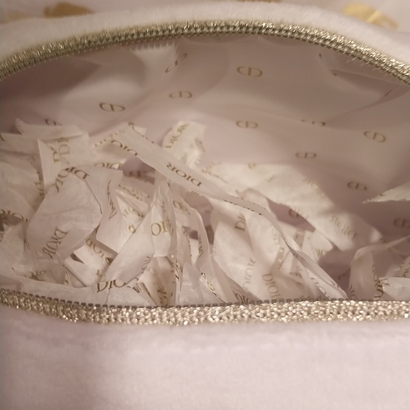 Dior limited edition Velvet cosmetic/ cross body Bag with free Dior lipstick - Picture 12 of 16